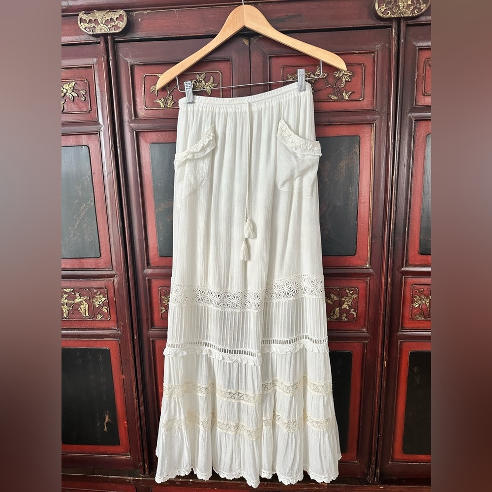 Spell Hanging Rock Maxi Skirt
Size M
EUC - Picture 5 of 8